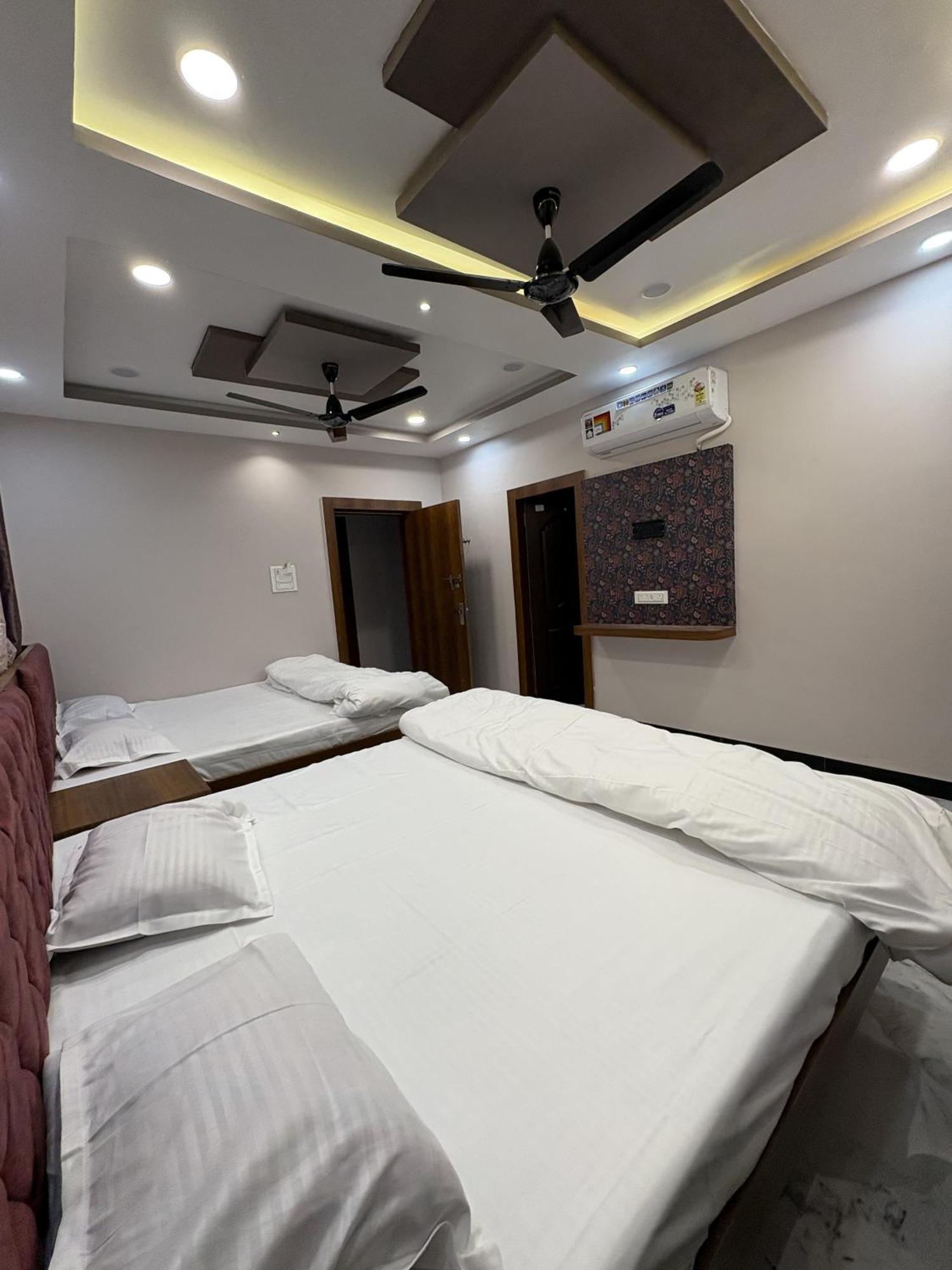 Shree Trilokeshwar Guest House Ujjain Eksteriør billede